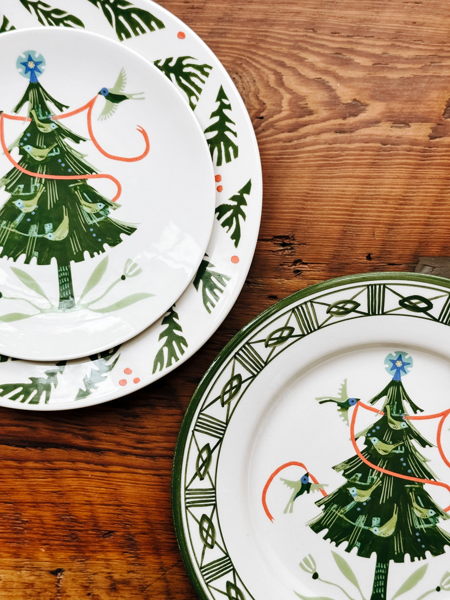 Songbird Tannenbaum Dinner Plate with Filigree Rim